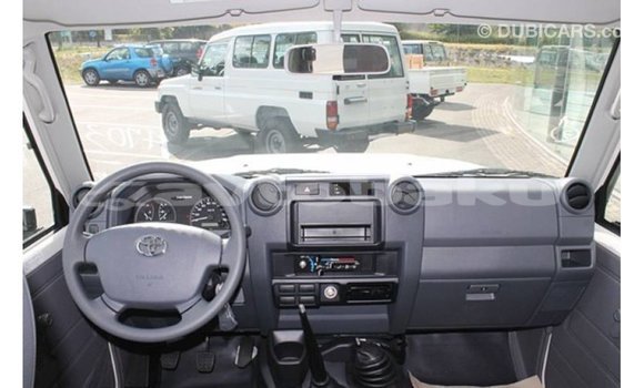 Buy Import Toyota Land Cruiser White Car in Import - Dubai in Abseron Buy Import Toyota Land Cruiser White Car in Import - Dubai in Abseron