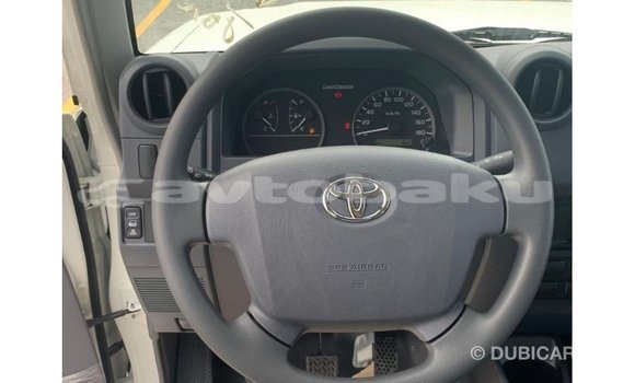Buy Import Toyota Land Cruiser White Car in Import - Dubai in Abseron Buy Import Toyota Land Cruiser White Car in Import - Dubai in Abseron
