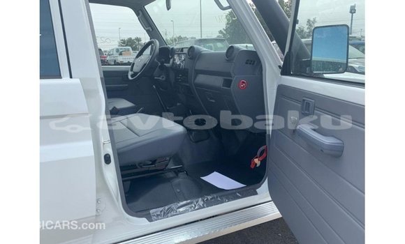 Buy Import Toyota Land Cruiser White Car in Import - Dubai in Abseron Buy Import Toyota Land Cruiser White Car in Import - Dubai in Abseron