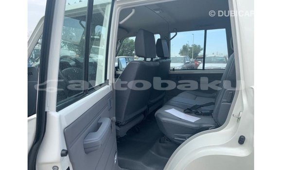 Buy Import Toyota Land Cruiser White Car in Import - Dubai in Abseron Buy Import Toyota Land Cruiser White Car in Import - Dubai in Abseron