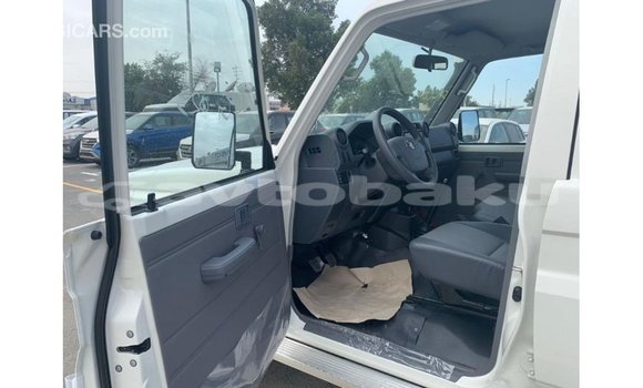 Buy Import Toyota Land Cruiser White Car in Import - Dubai in Abseron Buy Import Toyota Land Cruiser White Car in Import - Dubai in Abseron