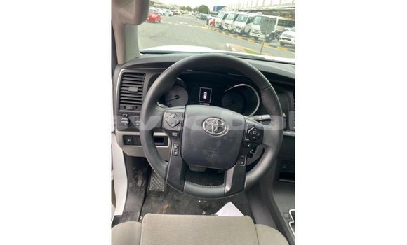 Buy Import Toyota Sequoia White Car in Import - Dubai in Abseron Buy Import Toyota Sequoia White Car in Import - Dubai in Abseron