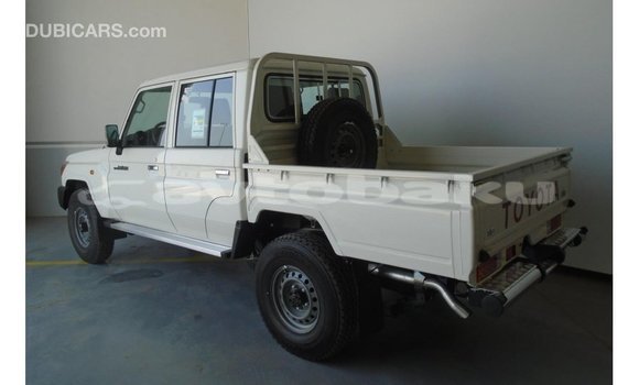 Buy Import Toyota Land Cruiser White Car in Import - Dubai in Abseron Buy Import Toyota Land Cruiser White Car in Import - Dubai in Abseron