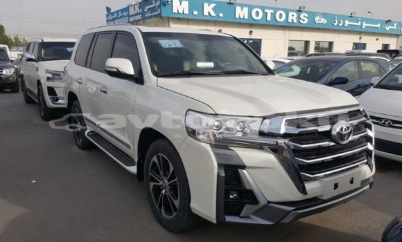 Buy Import Toyota Land Cruiser White Car in Import - Dubai in Abseron Buy Import Toyota Land Cruiser White Car in Import - Dubai in Abseron