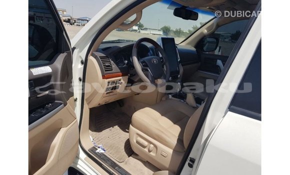 Buy Import Toyota Land Cruiser White Car in Import - Dubai in Abseron Buy Import Toyota Land Cruiser White Car in Import - Dubai in Abseron