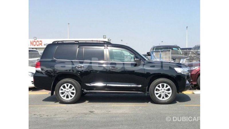 Big with watermark toyota land cruiser abseron import dubai 2979