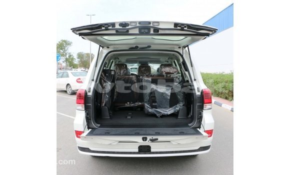 Buy Import Toyota Land Cruiser White Car in Import - Dubai in Abseron Buy Import Toyota Land Cruiser White Car in Import - Dubai in Abseron
