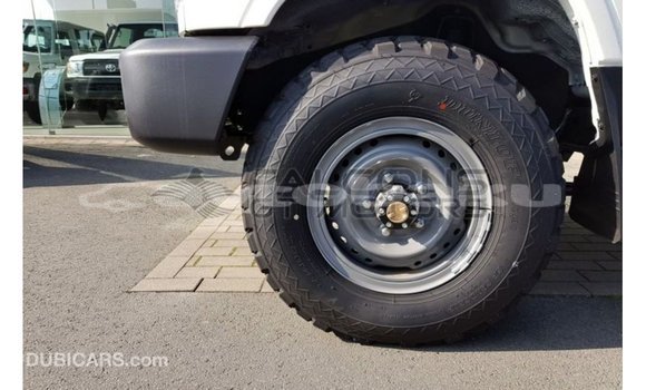 Buy Import Toyota Land Cruiser White Car in Import - Dubai in Abseron Buy Import Toyota Land Cruiser White Car in Import - Dubai in Abseron