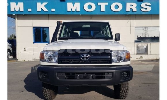 Buy Import Toyota Land Cruiser White Car in Import - Dubai in Abseron Buy Import Toyota Land Cruiser White Car in Import - Dubai in Abseron