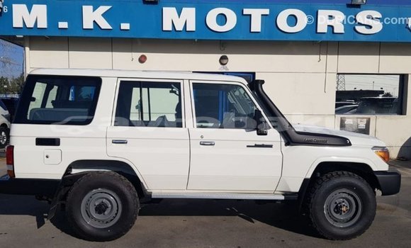 Buy Import Toyota Land Cruiser White Car in Import - Dubai in Abseron Buy Import Toyota Land Cruiser White Car in Import - Dubai in Abseron