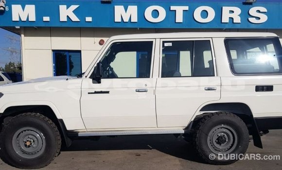 Buy Import Toyota Land Cruiser White Car in Import - Dubai in Abseron Buy Import Toyota Land Cruiser White Car in Import - Dubai in Abseron