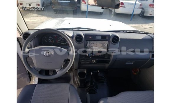 Buy Import Toyota Land Cruiser White Car in Import - Dubai in Abseron Buy Import Toyota Land Cruiser White Car in Import - Dubai in Abseron