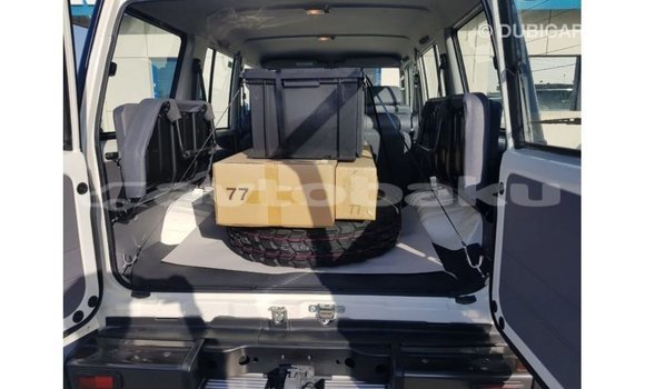 Buy Import Toyota Land Cruiser White Car in Import - Dubai in Abseron Buy Import Toyota Land Cruiser White Car in Import - Dubai in Abseron