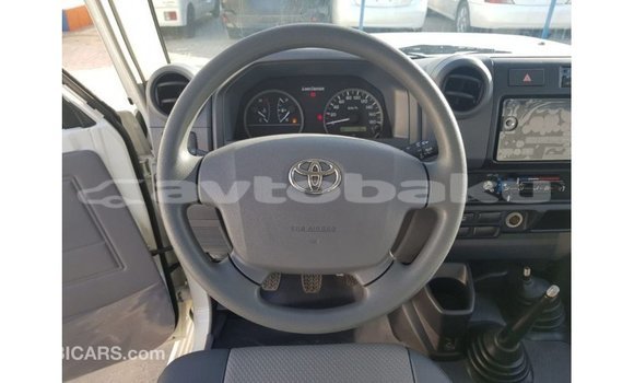 Buy Import Toyota Land Cruiser White Car in Import - Dubai in Abseron Buy Import Toyota Land Cruiser White Car in Import - Dubai in Abseron