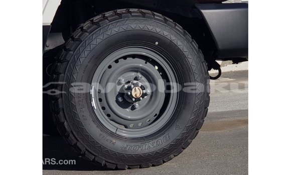 Buy Import Toyota Land Cruiser White Car in Import - Dubai in Abseron Buy Import Toyota Land Cruiser White Car in Import - Dubai in Abseron