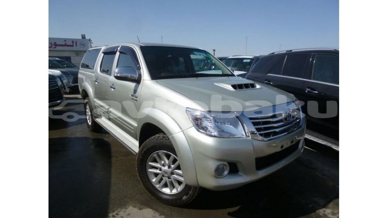 Big with watermark toyota hilux abseron import dubai 3047