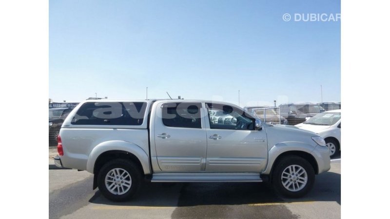 Big with watermark toyota hilux abseron import dubai 3047