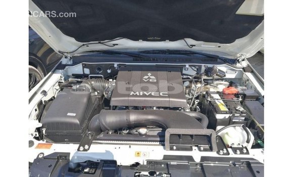 Buy Import Mitsubishi Pajero White Car in Import - Dubai in Abseron Buy Import Mitsubishi Pajero White Car in Import - Dubai in Abseron