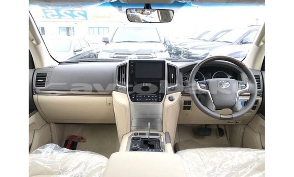 Buy Import Toyota Land Cruiser White Car in Import - Dubai in Abseron Buy Import Toyota Land Cruiser White Car in Import - Dubai in Abseron