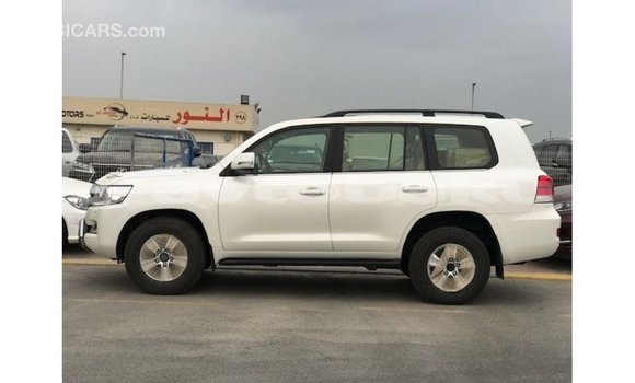 Buy Import Toyota Land Cruiser White Car in Import - Dubai in Abseron Buy Import Toyota Land Cruiser White Car in Import - Dubai in Abseron