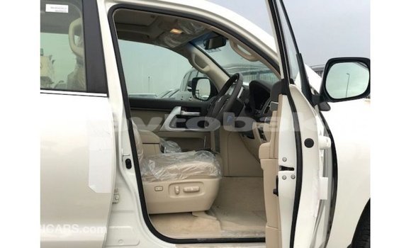 Buy Import Toyota Land Cruiser White Car in Import - Dubai in Abseron Buy Import Toyota Land Cruiser White Car in Import - Dubai in Abseron