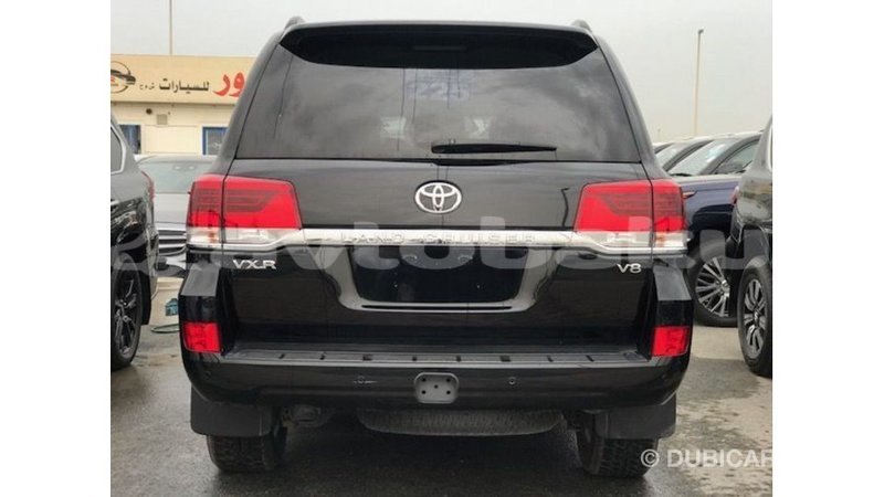 Big with watermark toyota land cruiser abseron import dubai 3113