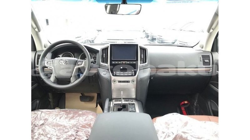 Big with watermark toyota land cruiser abseron import dubai 3117