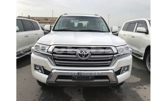 Buy Import Toyota Land Cruiser White Car in Import - Dubai in Abseron Buy Import Toyota Land Cruiser White Car in Import - Dubai in Abseron