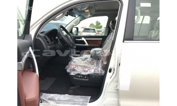Buy Import Toyota Land Cruiser White Car in Import - Dubai in Abseron Buy Import Toyota Land Cruiser White Car in Import - Dubai in Abseron