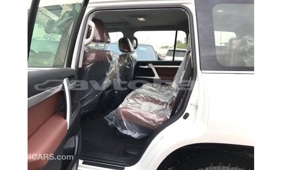 Buy Import Toyota Land Cruiser White Car in Import - Dubai in Abseron Buy Import Toyota Land Cruiser White Car in Import - Dubai in Abseron