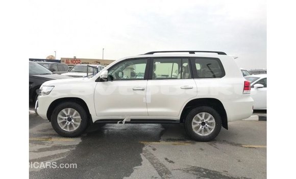 Buy Import Toyota Land Cruiser White Car in Import - Dubai in Abseron Buy Import Toyota Land Cruiser White Car in Import - Dubai in Abseron