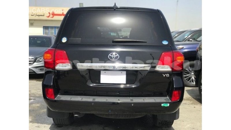 Big with watermark toyota land cruiser abseron import dubai 3147