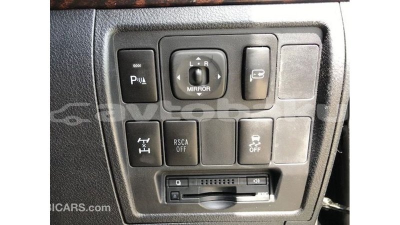 Big with watermark toyota land cruiser abseron import dubai 3147