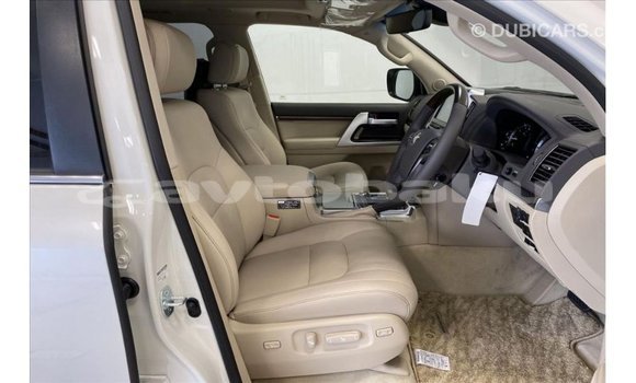 Buy Import Toyota Land Cruiser White Car in Import - Dubai in Abseron Buy Import Toyota Land Cruiser White Car in Import - Dubai in Abseron
