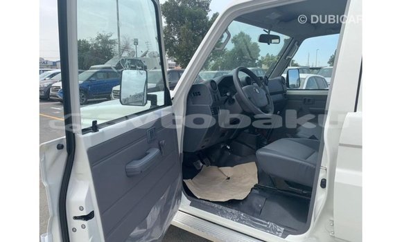 Buy Import Toyota Land Cruiser White Car in Import - Dubai in Abseron Buy Import Toyota Land Cruiser White Car in Import - Dubai in Abseron