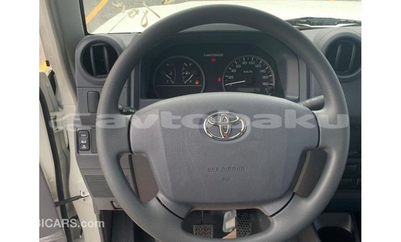 Buy Import Toyota Land Cruiser White Car in Import - Dubai in Abseron Buy Import Toyota Land Cruiser White Car in Import - Dubai in Abseron