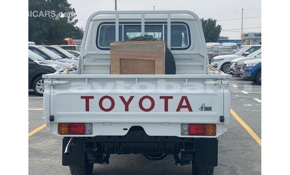 Buy Import Toyota Land Cruiser White Car in Import - Dubai in Abseron Buy Import Toyota Land Cruiser White Car in Import - Dubai in Abseron