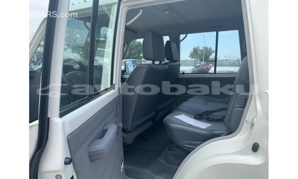 Buy Import Toyota Land Cruiser White Car in Import - Dubai in Abseron Buy Import Toyota Land Cruiser White Car in Import - Dubai in Abseron