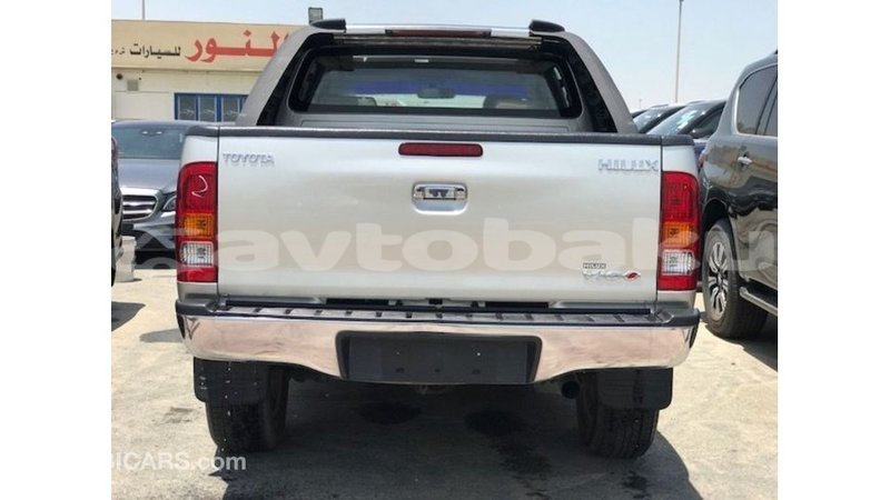 Big with watermark toyota hilux abseron import dubai 3203