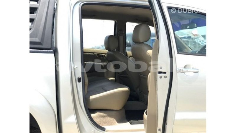 Big with watermark toyota hilux abseron import dubai 3203