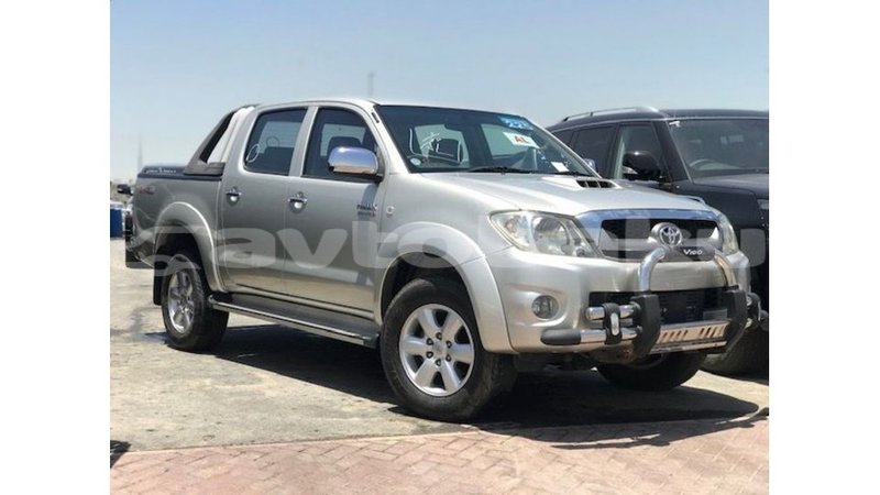 Big with watermark toyota hilux abseron import dubai 3208