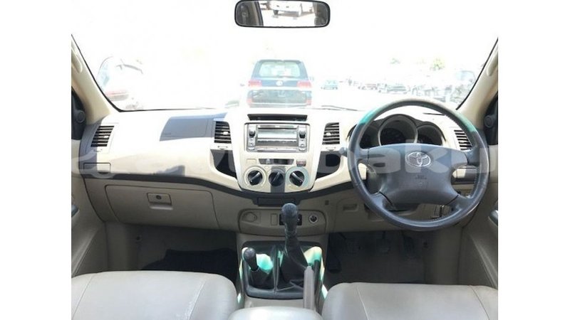 Big with watermark toyota hilux abseron import dubai 3208
