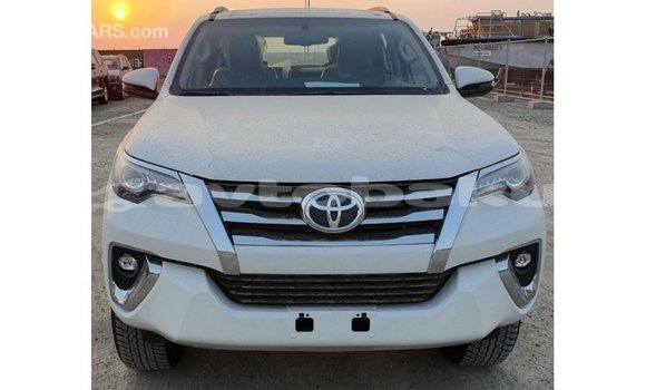 Buy Import Toyota Fortuner White Car in Import - Dubai in Abseron Buy Import Toyota Fortuner White Car in Import - Dubai in Abseron