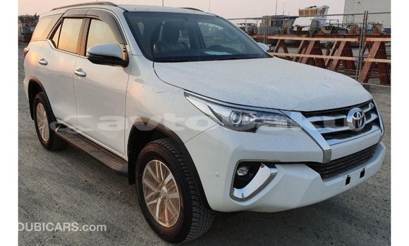 Buy Import Toyota Fortuner White Car in Import - Dubai in Abseron Buy Import Toyota Fortuner White Car in Import - Dubai in Abseron