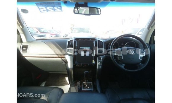 Buy Import Toyota Land Cruiser White Car in Import - Dubai in Abseron Buy Import Toyota Land Cruiser White Car in Import - Dubai in Abseron