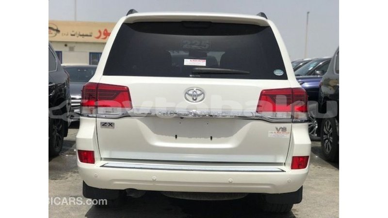 Big with watermark toyota land cruiser abseron import dubai 3231