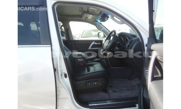 Buy Import Toyota Land Cruiser White Car in Import - Dubai in Abseron Buy Import Toyota Land Cruiser White Car in Import - Dubai in Abseron