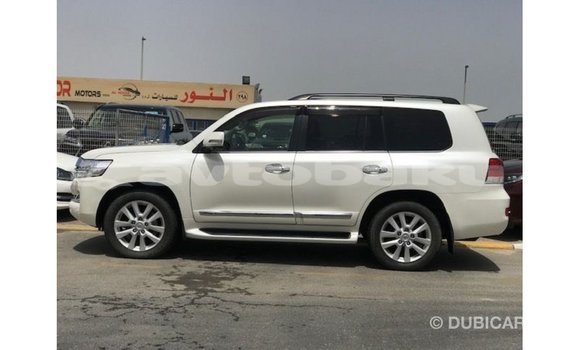 Buy Import Toyota Land Cruiser White Car in Import - Dubai in Abseron Buy Import Toyota Land Cruiser White Car in Import - Dubai in Abseron