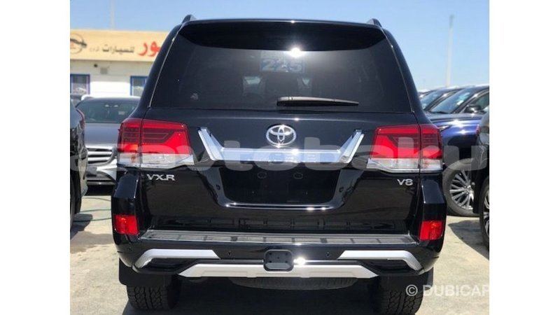 Big with watermark toyota land cruiser abseron import dubai 3238