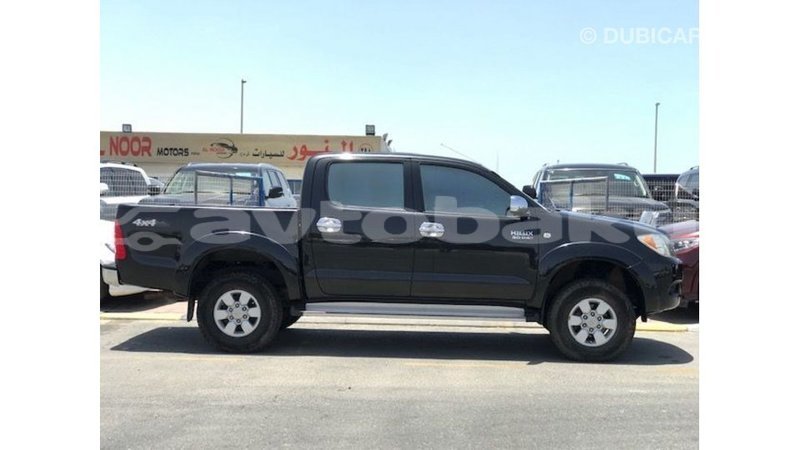 Big with watermark toyota hilux abseron import dubai 3242